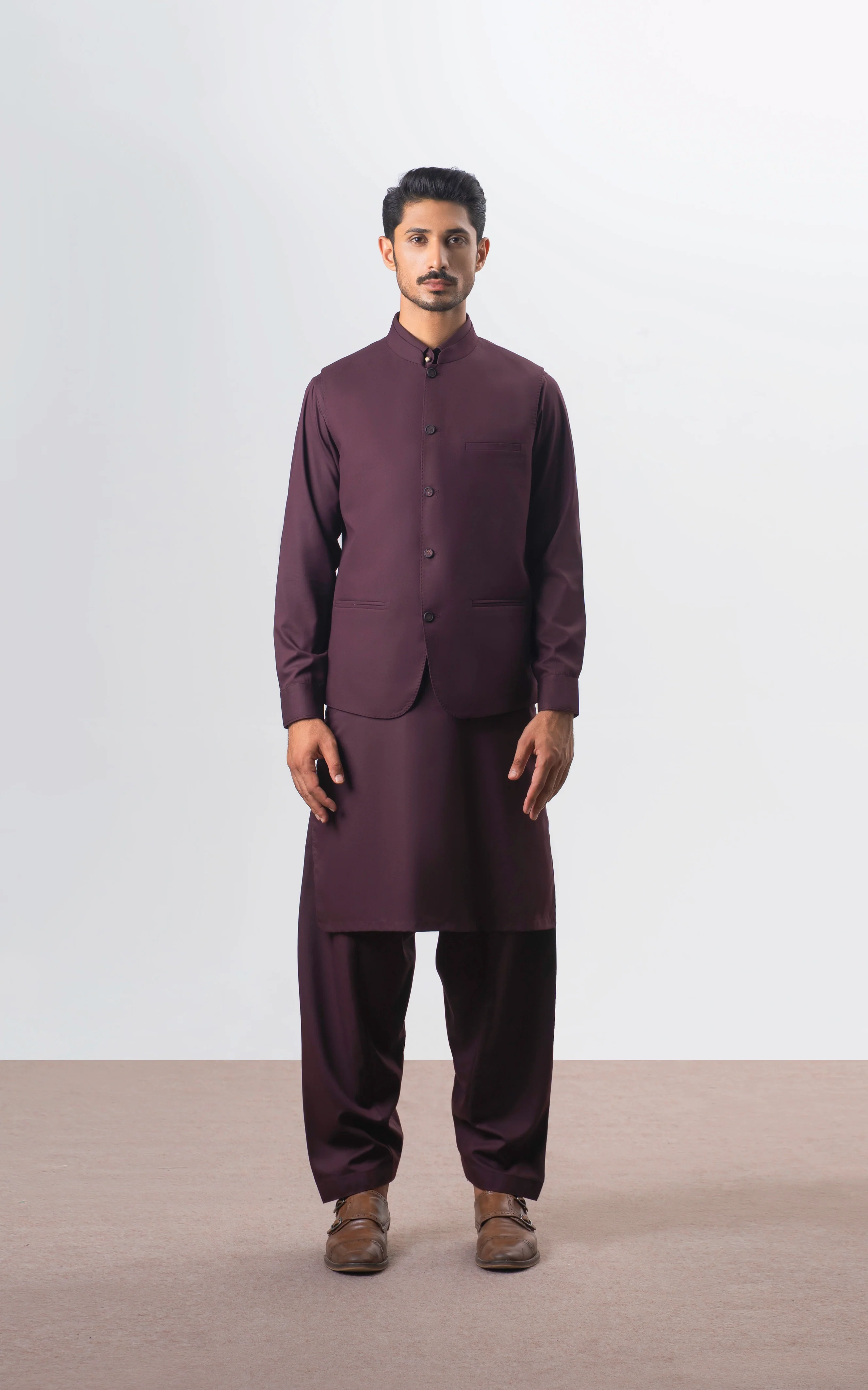 BLENDED TEXTURED WAISTCOAT | SIGNATURE COLLECTION DULL MAROON