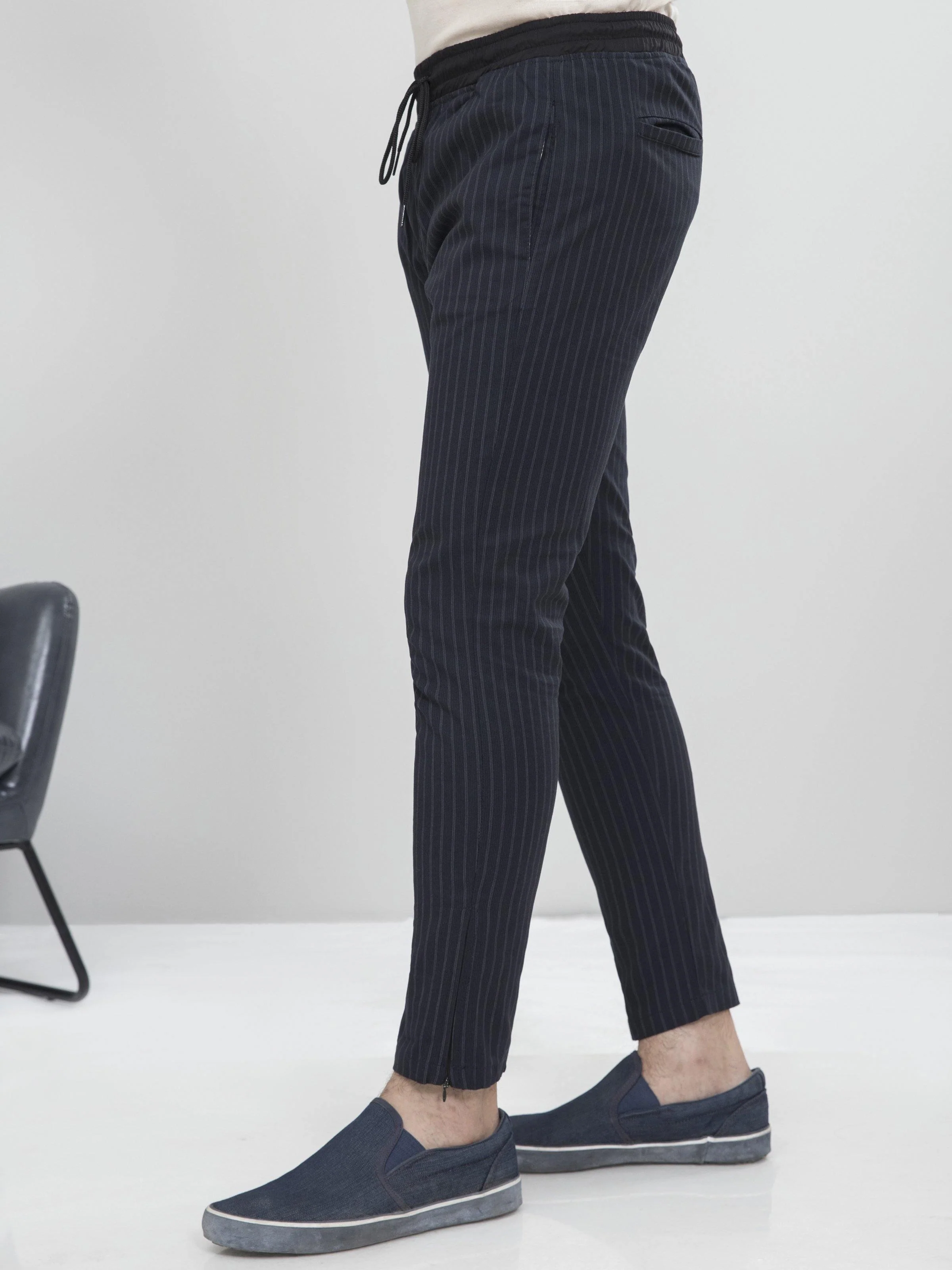 CASUAL TROUSER TAPERED FIT CHARCOAL GREY - Image 2