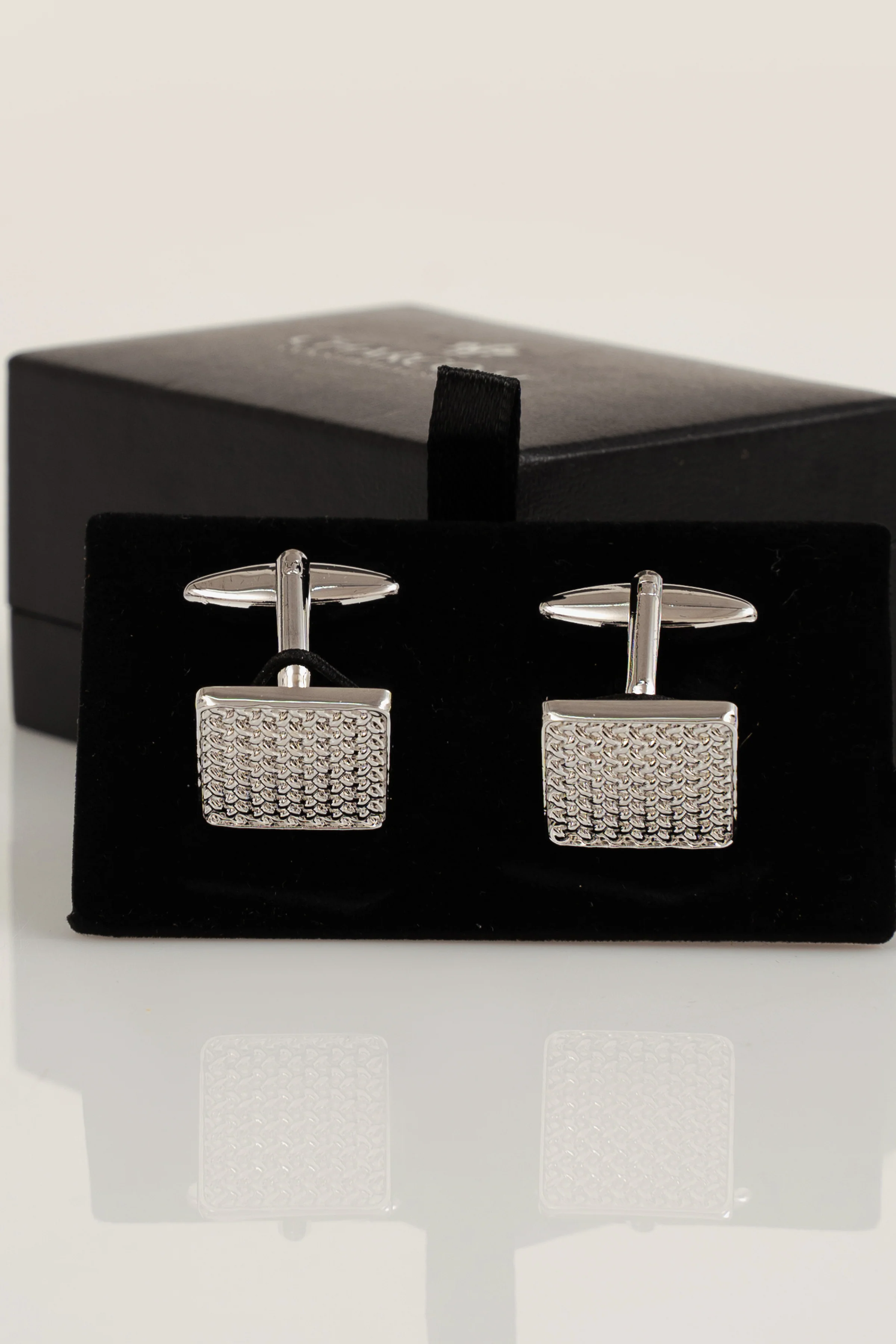 CUFFLINKS - Image 3