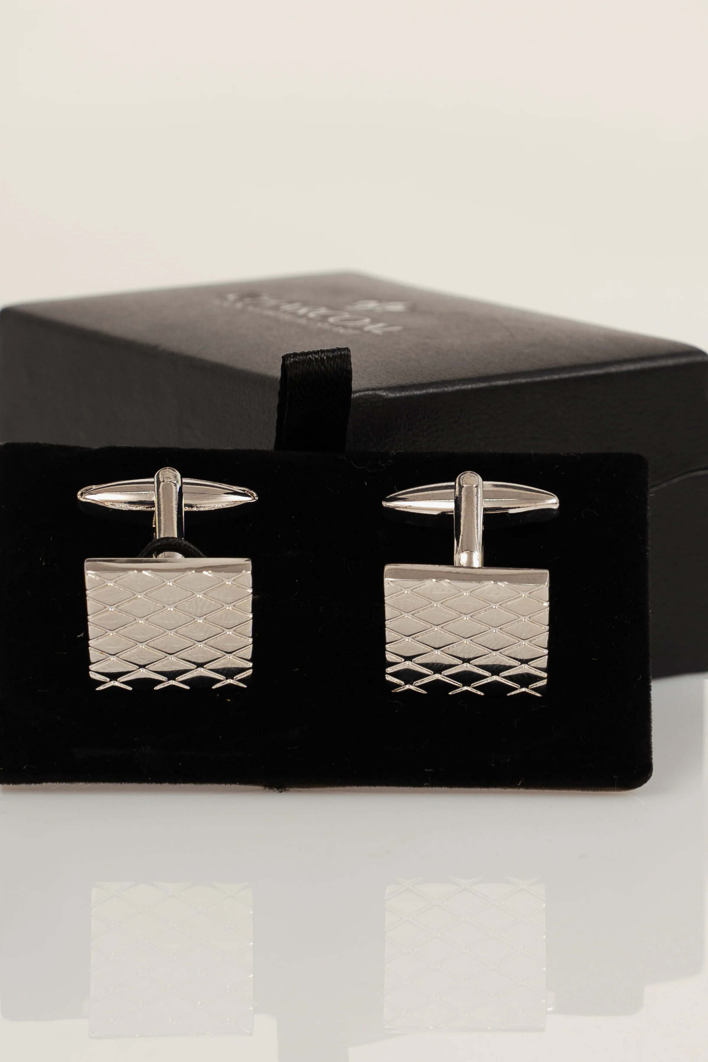 CUFFLINKS - Image 3