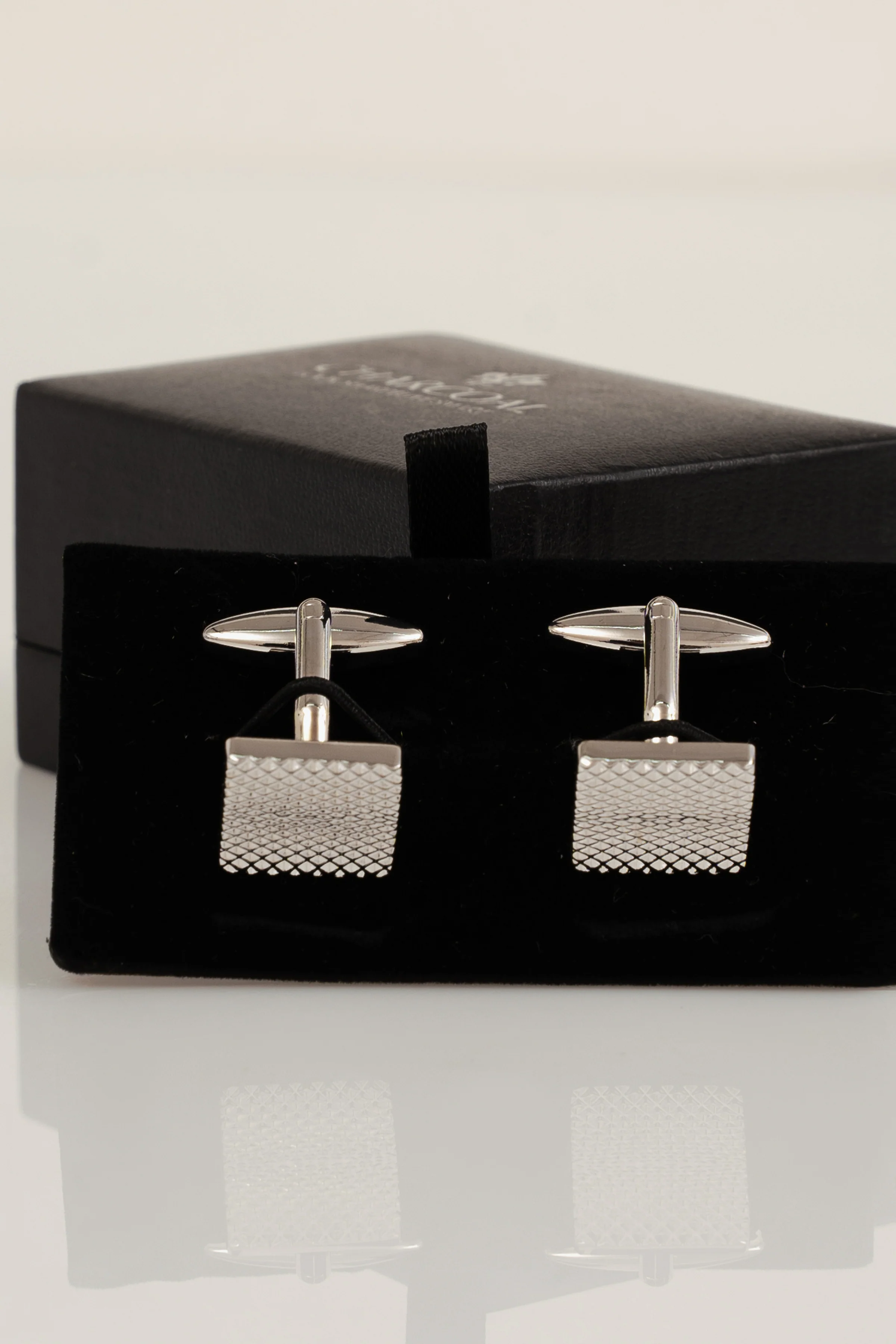 CUFFLINKS - Image 3