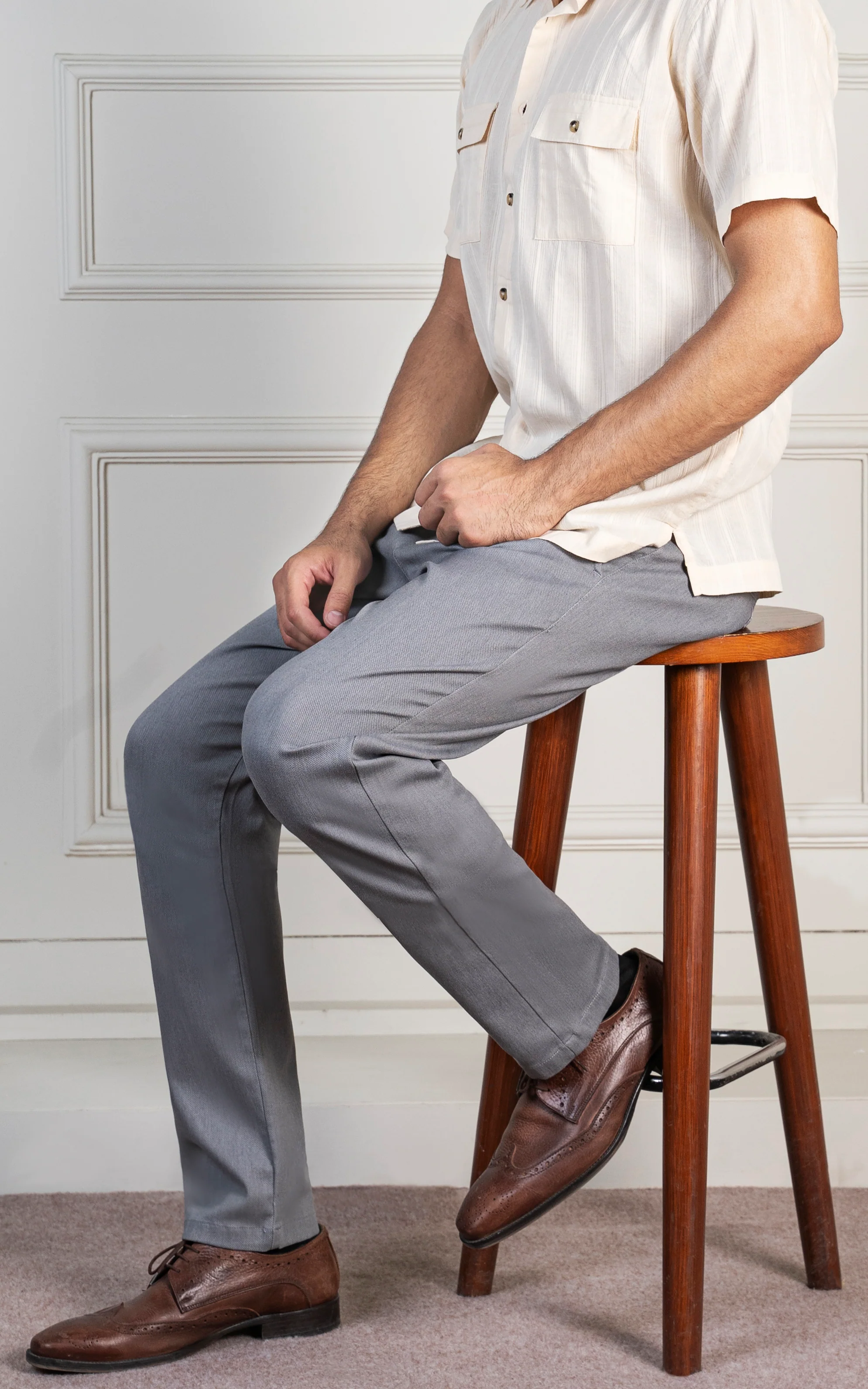 DOBBY SMART FIT PANT LIGHT GREY - Image 4