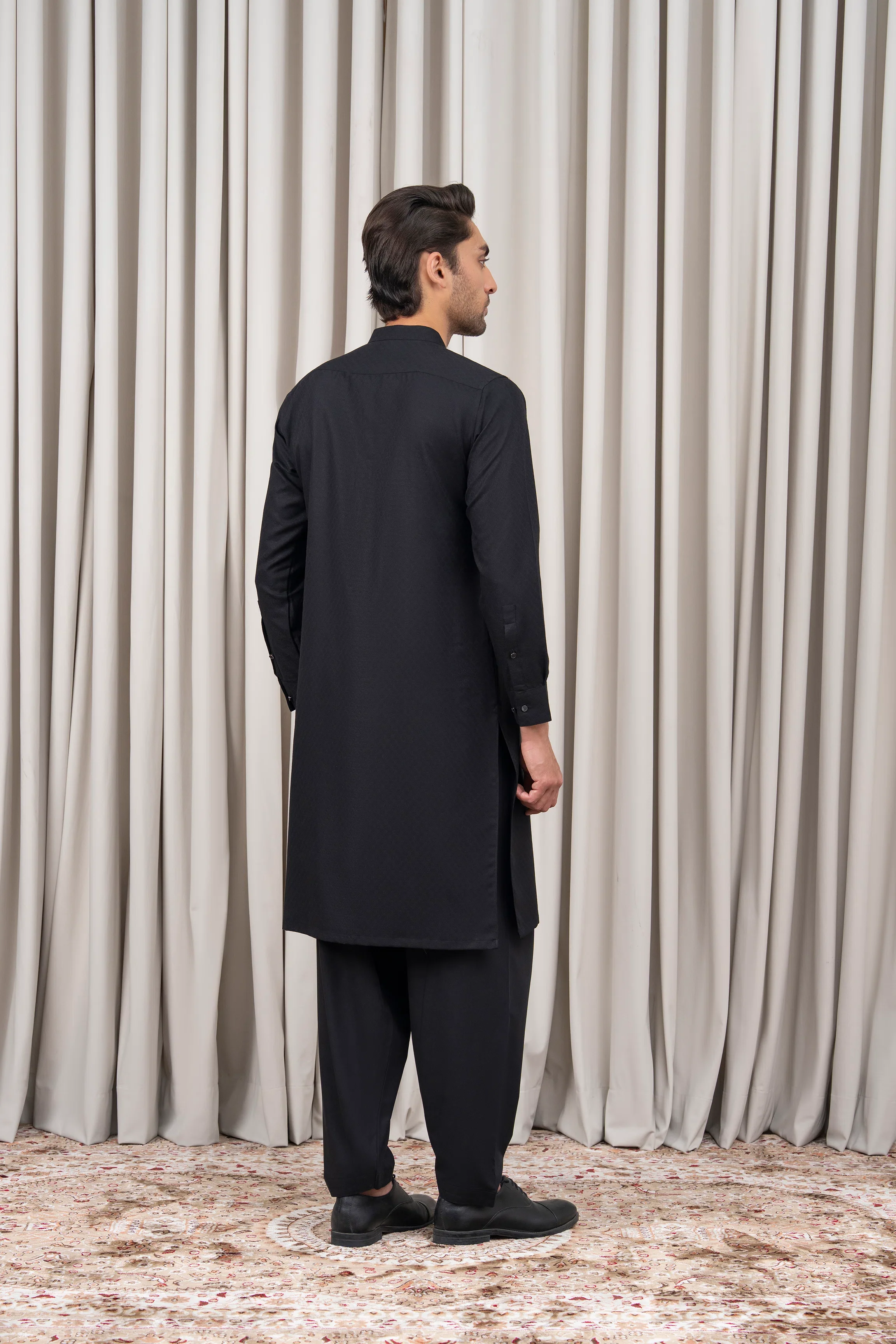 JACQUARD BLENDED KAMEEZ SHALWAR - SIGNATURE COLLECTION BLACK - Image 4