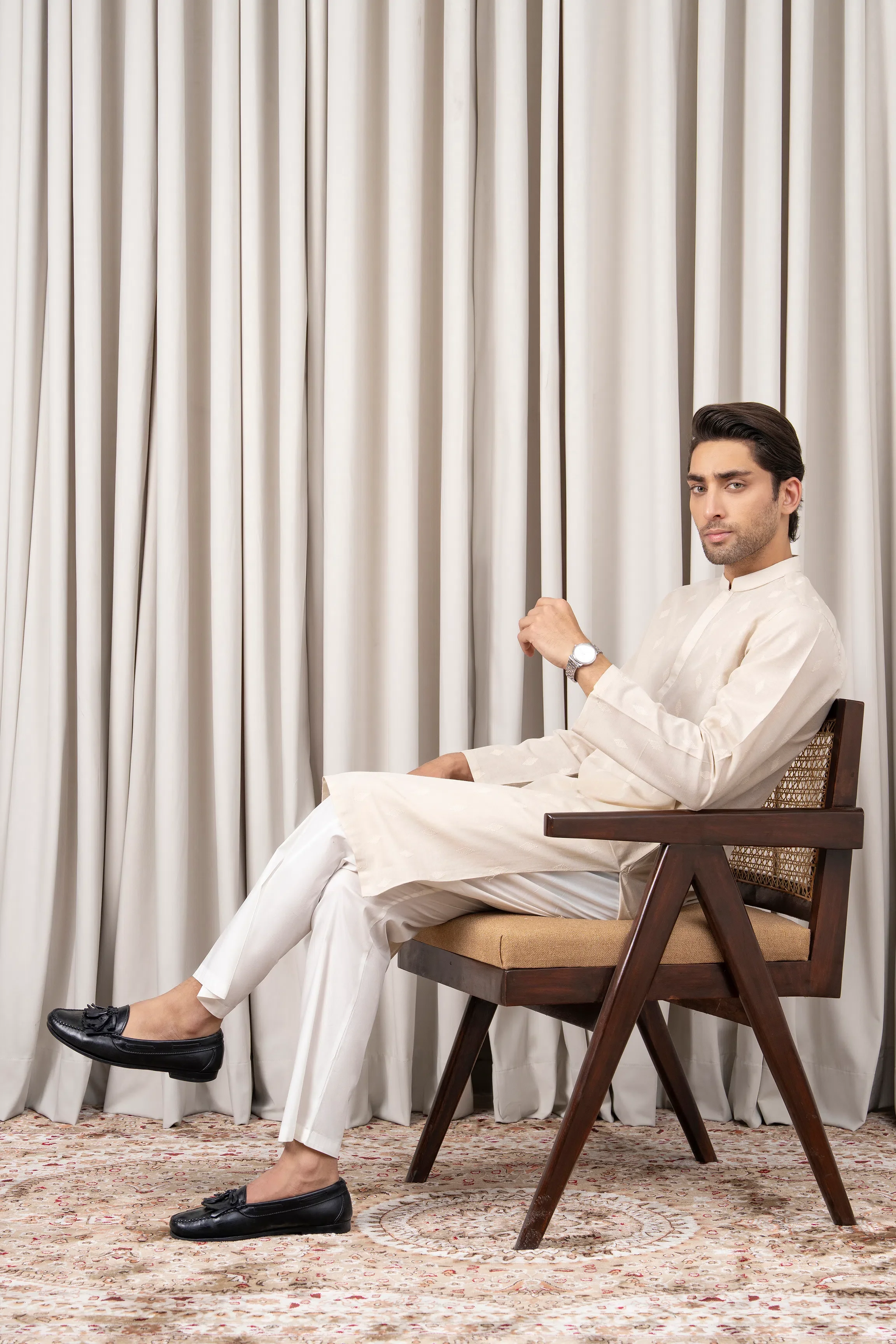 EMBROIDERED KURTA - SIGNATURE COLLECTION CREAM - Image 3