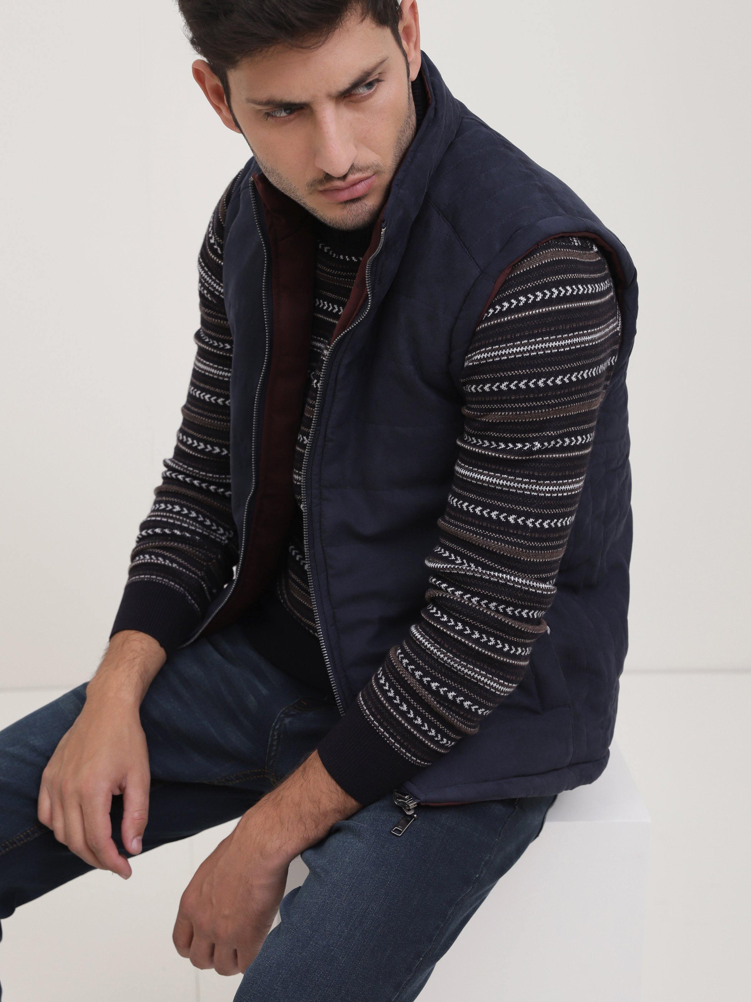 SLEEVELESS REVERSIBLE JACKET NAVY MAROON - Image 5