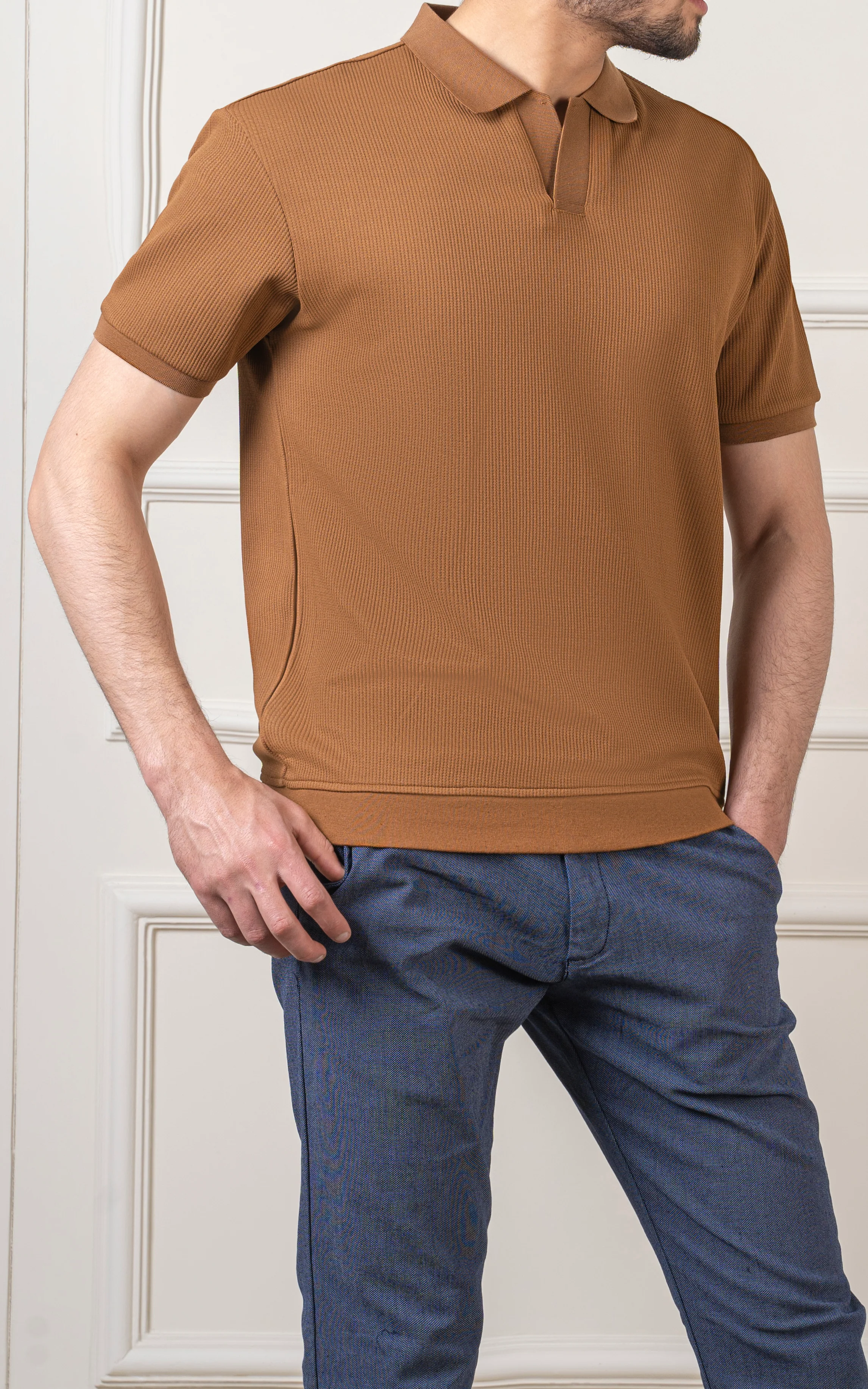 SOLID COLLAR V NECK POLO COFFEE - Image 3