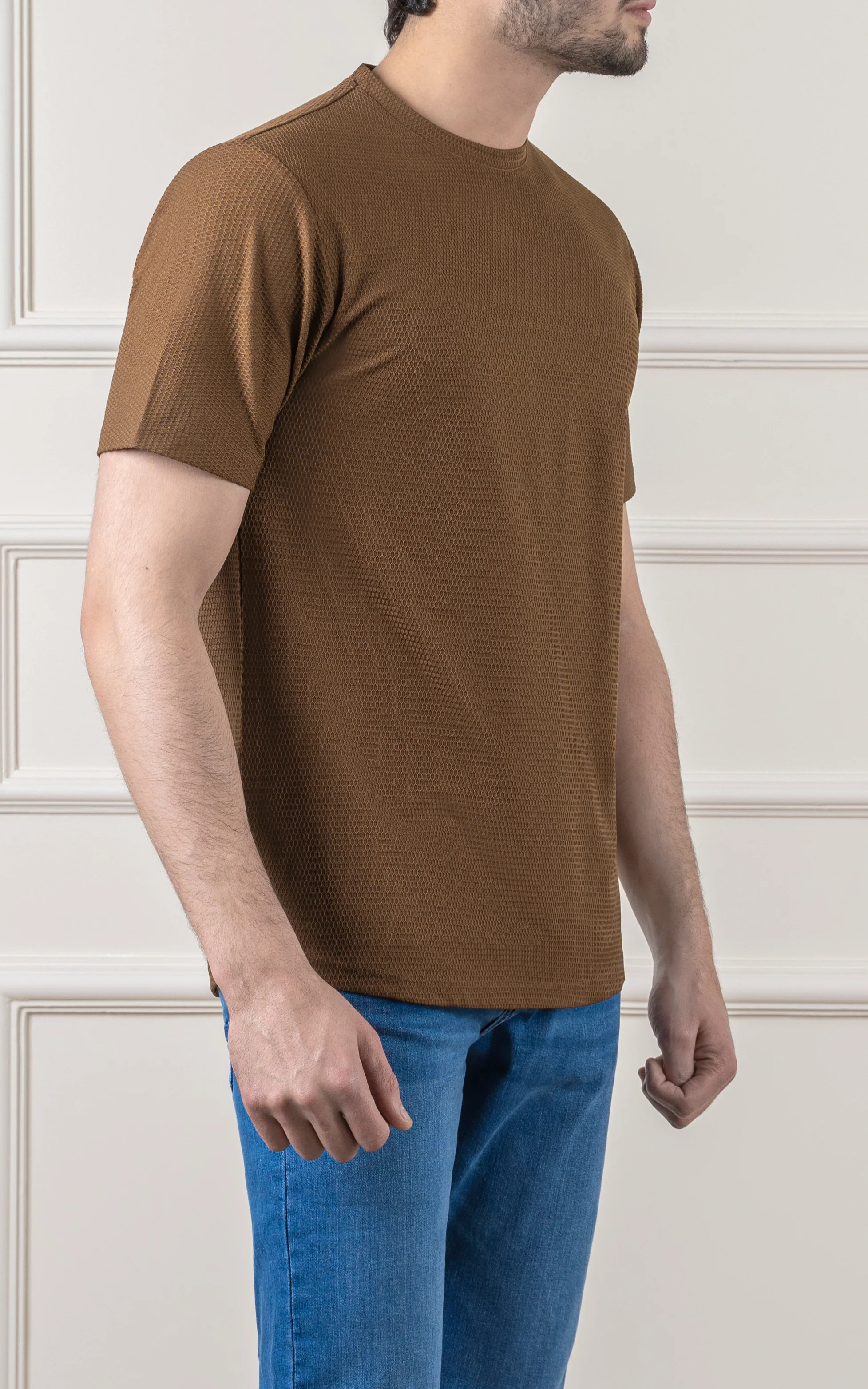 T SHIRT ROUND NECK BROWN - Image 4