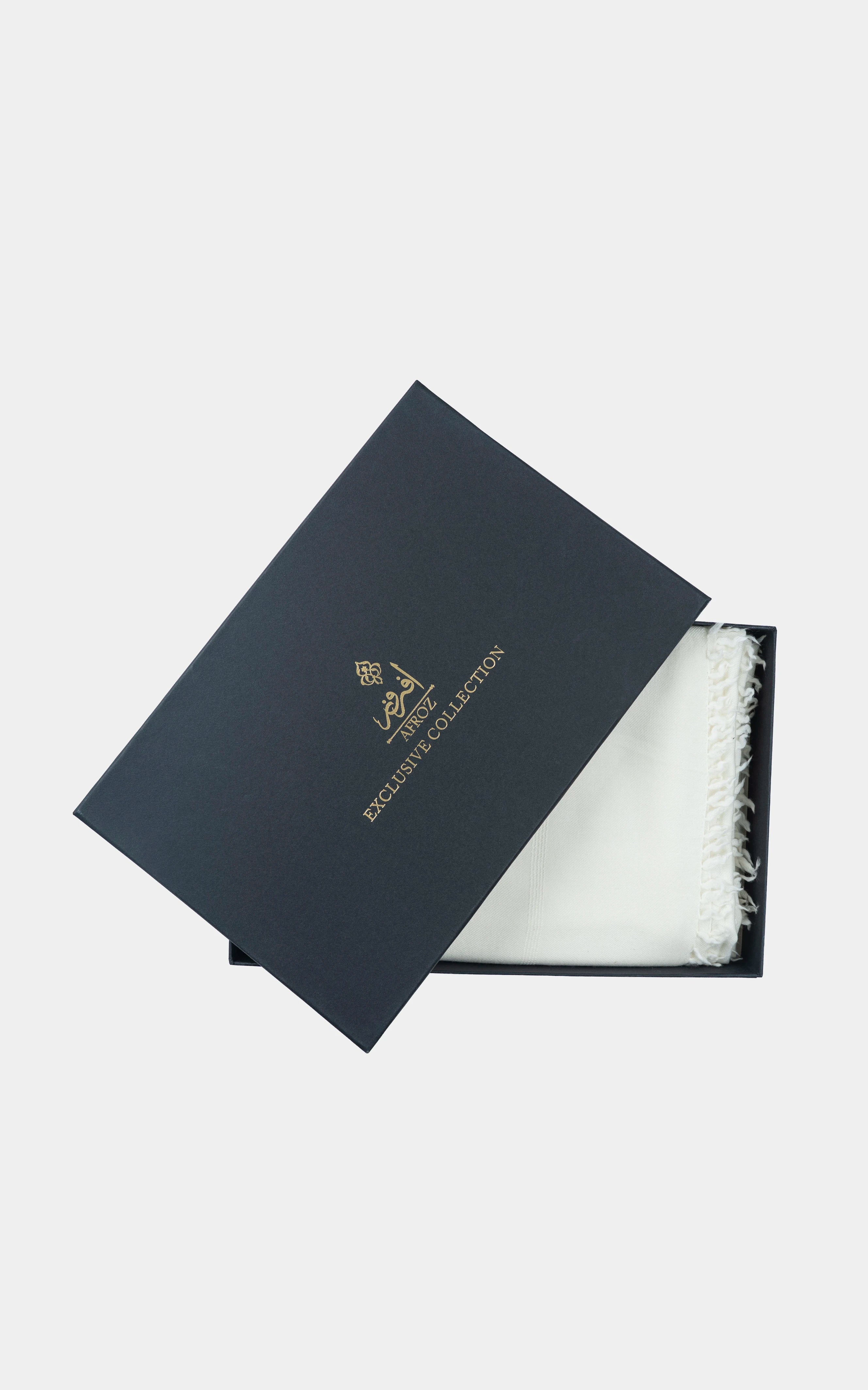 TEXTURED BLENDED | PREMIUM WOOL SHAWL WHITE - Image 3