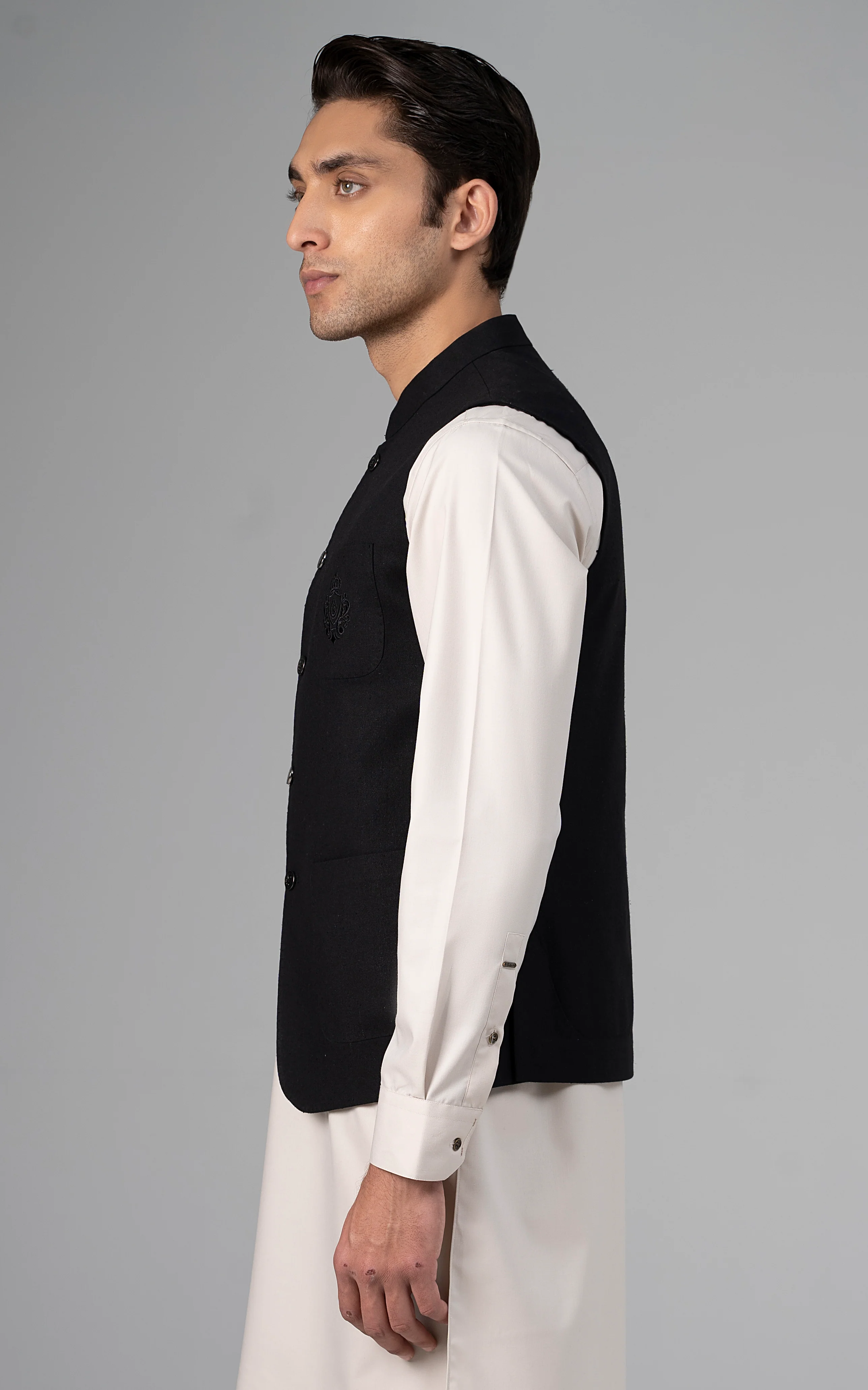 LOGO EMBROIDERED WAISTCOAT- CLASSIC COLLECTION BLACK - Image 3